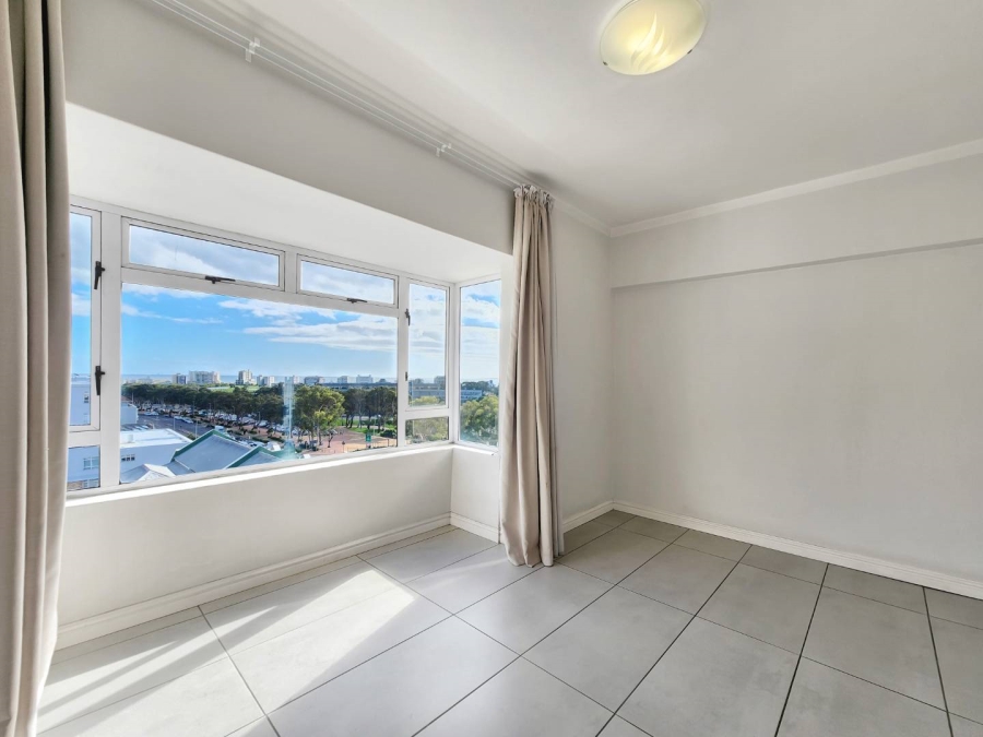 To Let 2 Bedroom Property for Rent in Green Point Western Cape